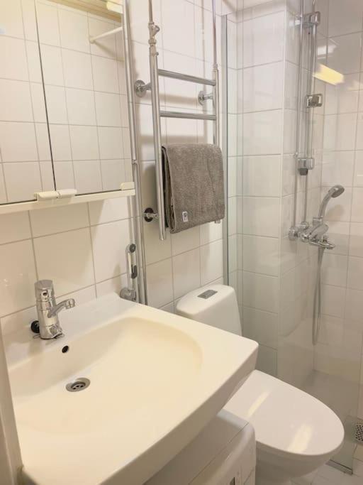 Lovely In The Famous Design District Area. Apartment